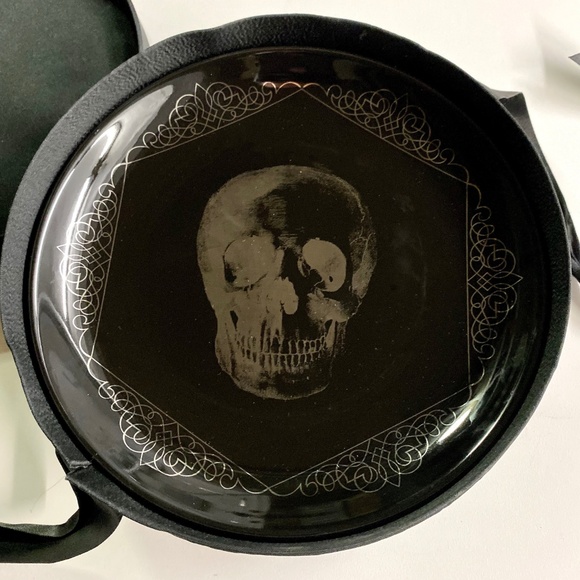 D.L. & Co. Other - D.L. & Co - Set Of 4 Skullery Memento Mori Plates